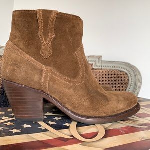 FRYE Brown Suede Ankle Zip boot size 7 (37)